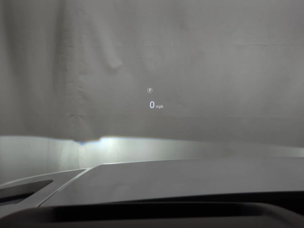 Certified Used 2025 White Land Rover Dynamic SE image 24