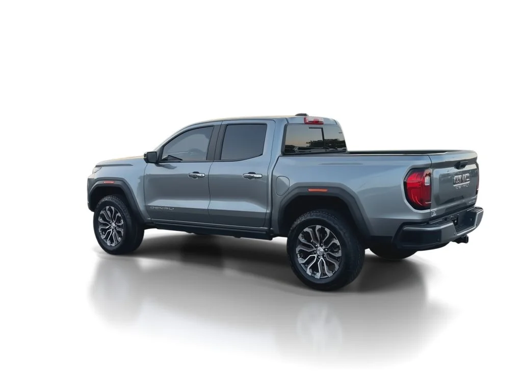 Used 2025 Silver GMC Denali image 6