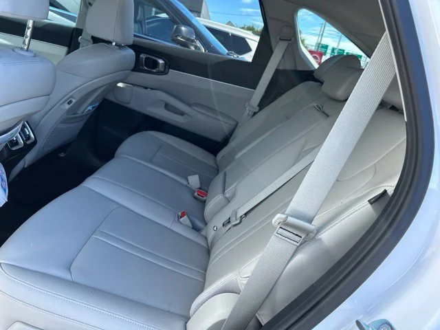 Used 2025 White Kia S image 12