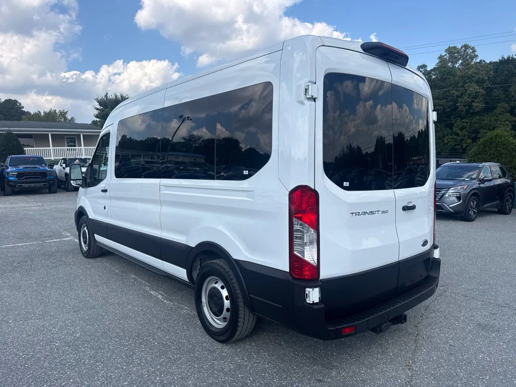 Used 2023 White Ford XL image 3