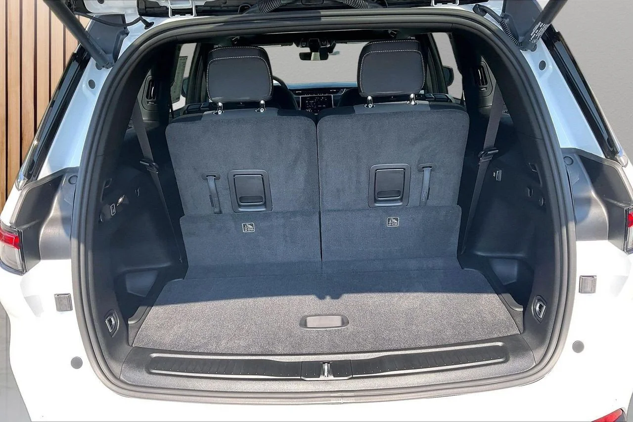 New 2026 Bright White Clearcoat Jeep Laredo X image 23