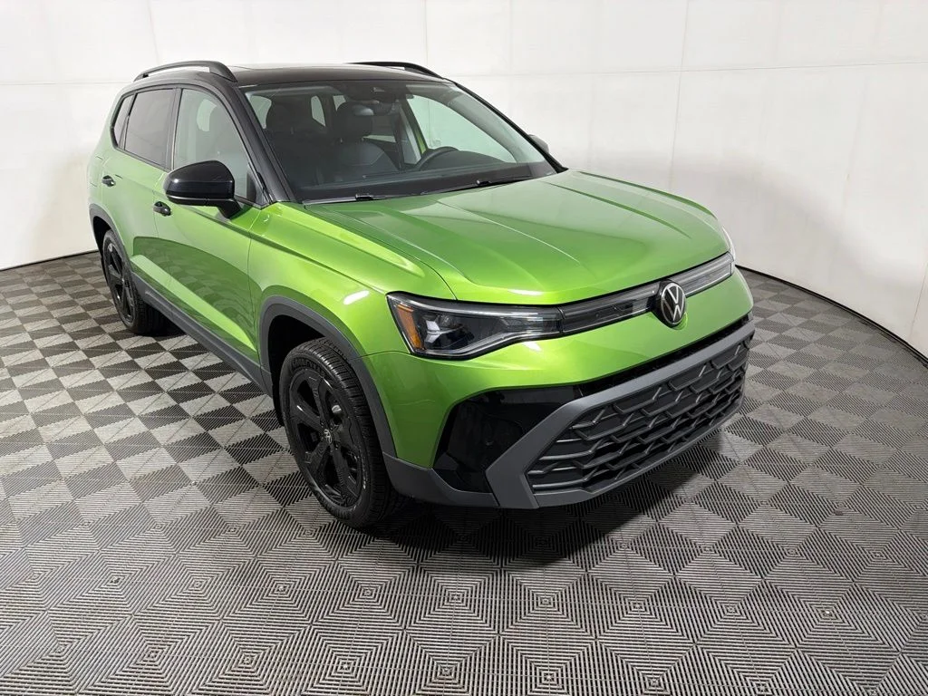 New 2026 Green Volkswagen 1.5T SE Black image 1