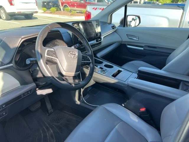 Used 2021 Red Toyota XLE image 3