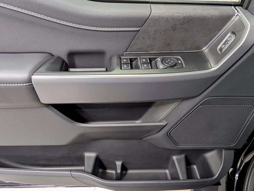 New 2026 Agate Black Metallic Ford XLT image 15