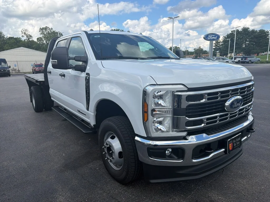 New 2026 Oxford White Ford F-350® XL image 6