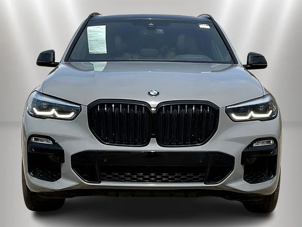 Used 2021 Black Sapphire Metallic BMW xDrive40i image 2
