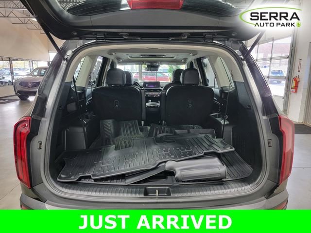 Used 2022 Black Kia S image 35