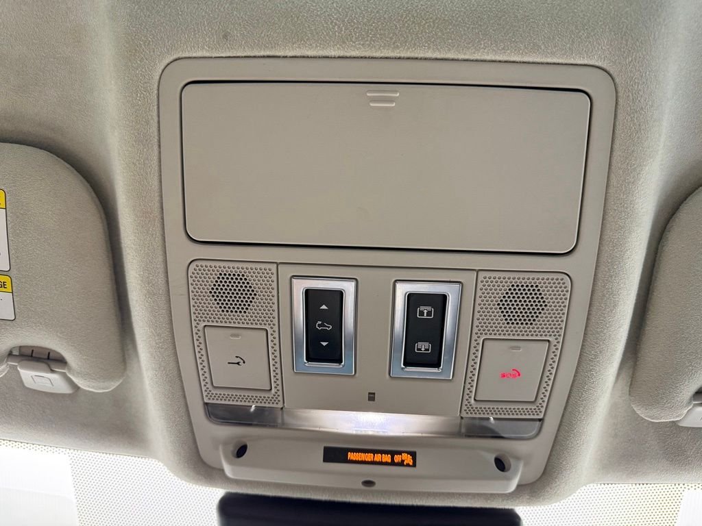 Used 2019 Silver Jaguar 25t Premium image 54