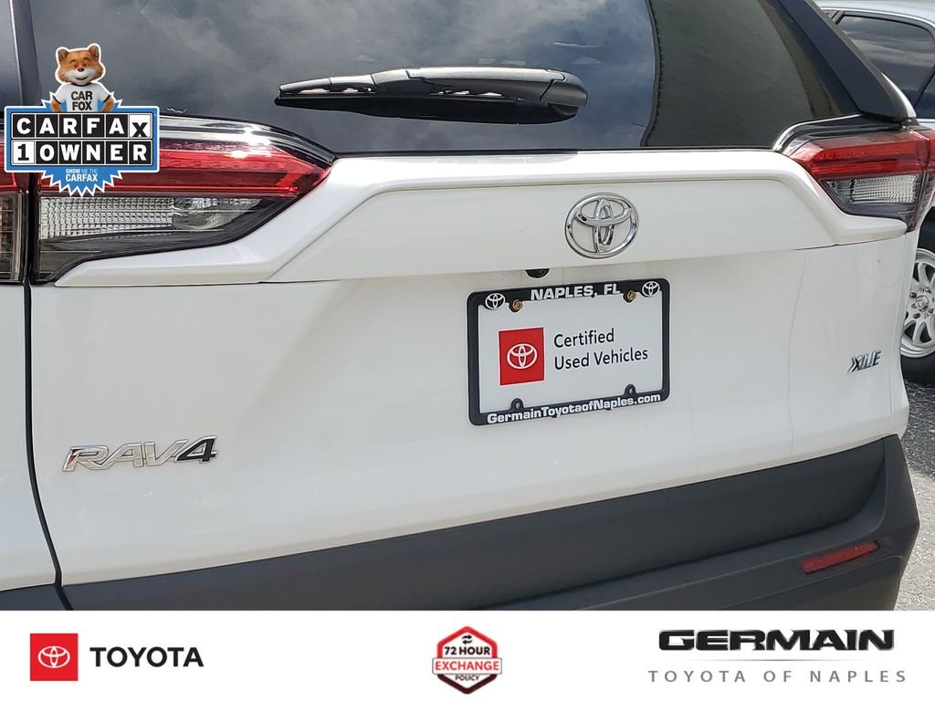 Used 2025 White Toyota XLE image 17