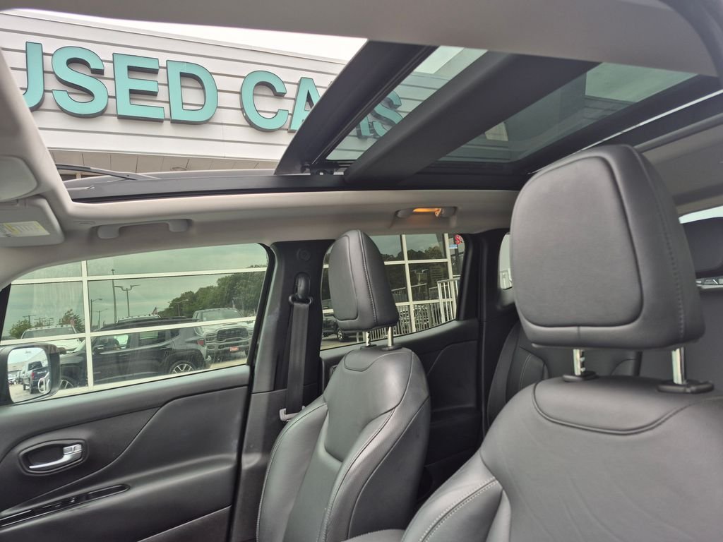 Used 2022 Black Jeep Limited image 16