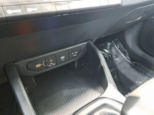Used 2025 Black Kia LXS image 14