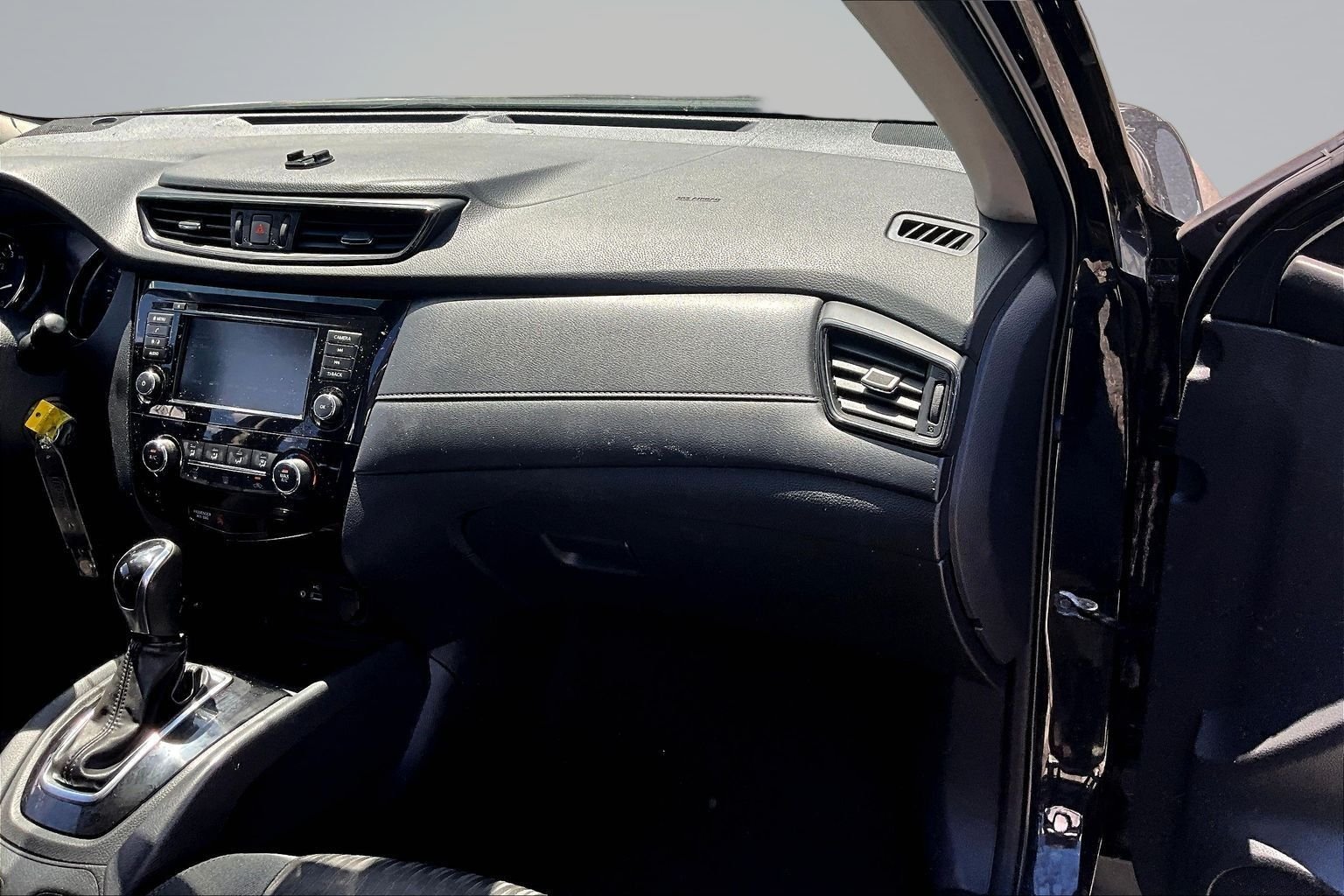 Used 2019 Black Nissan S image 24