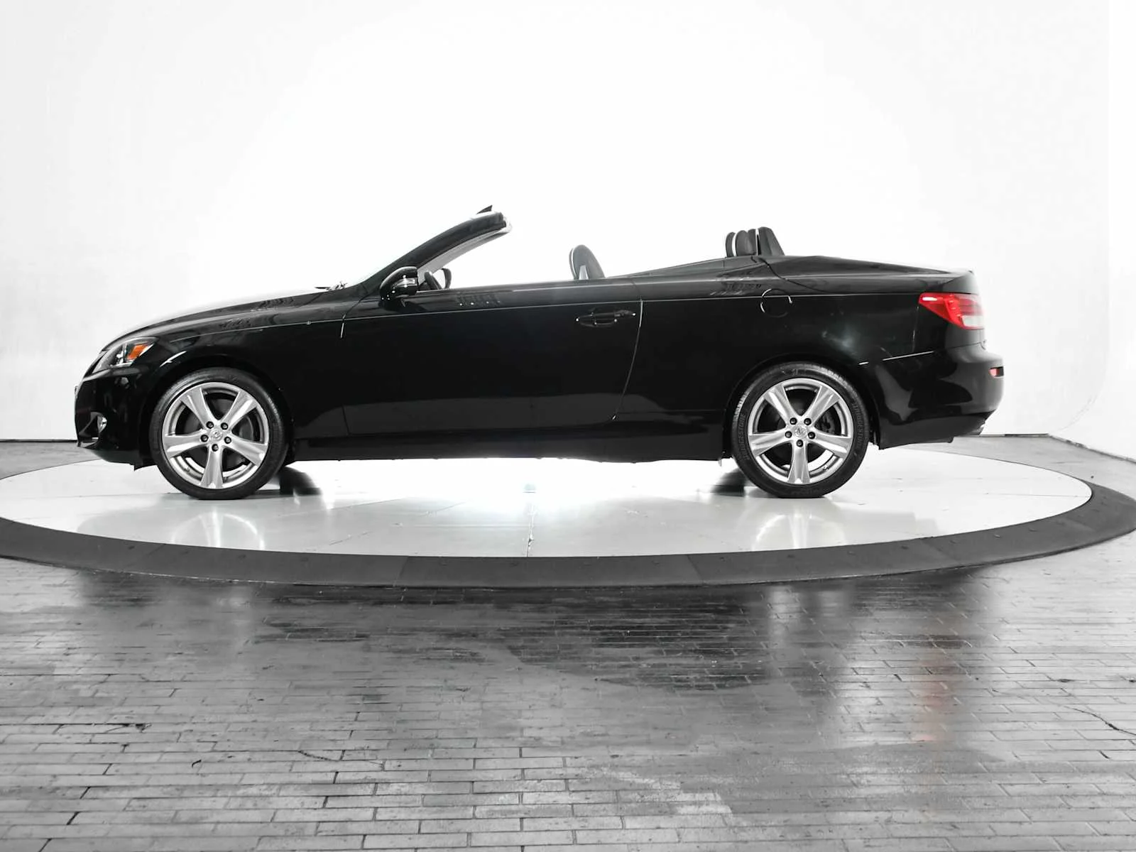 Used 2012 Obsidian Lexus  image 4