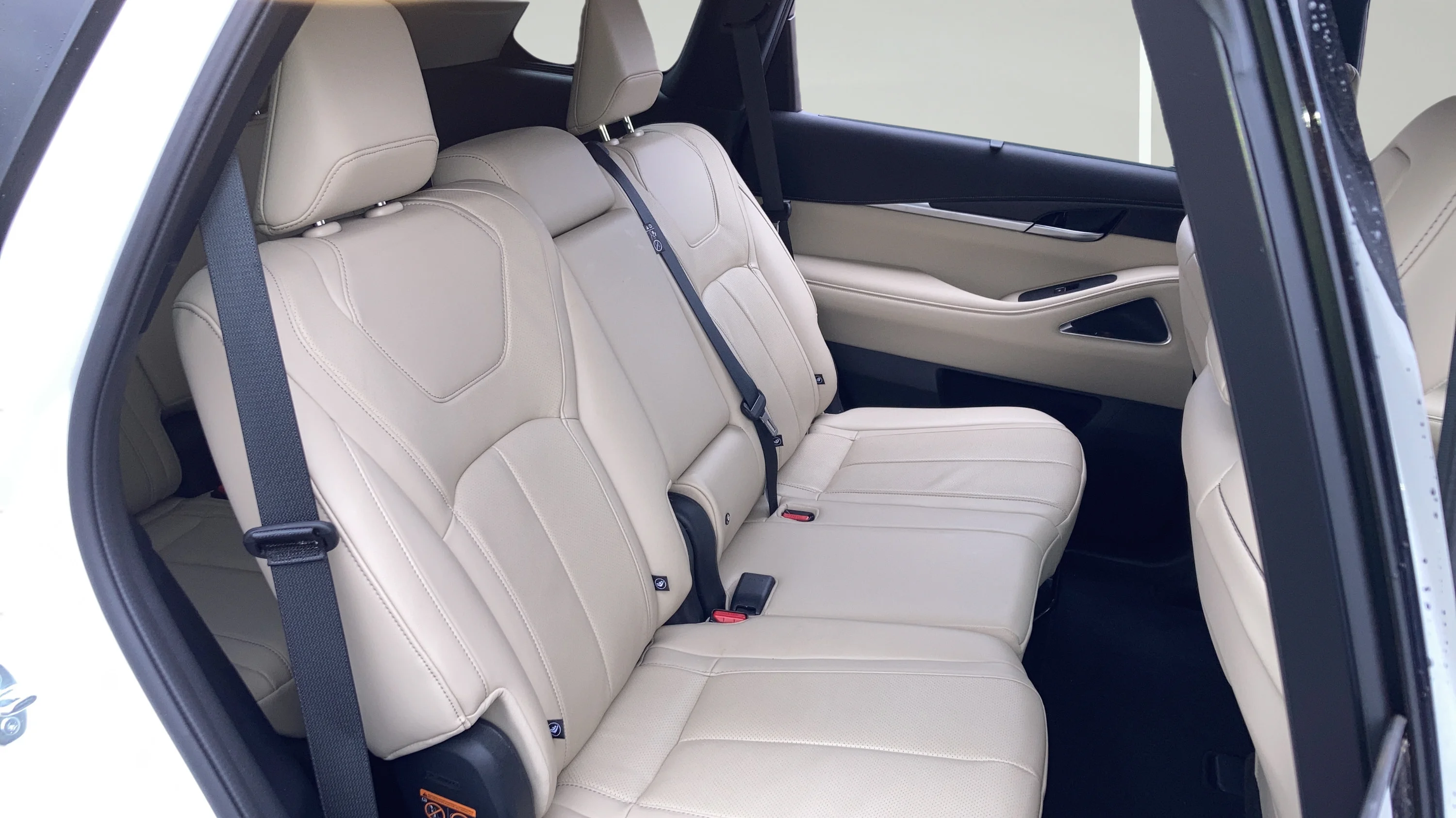Used 2025 Majestic White INFINITI SENSORY image 11