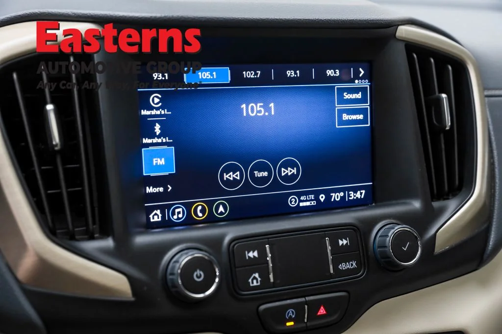 Used 2023 White GMC Denali image 19
