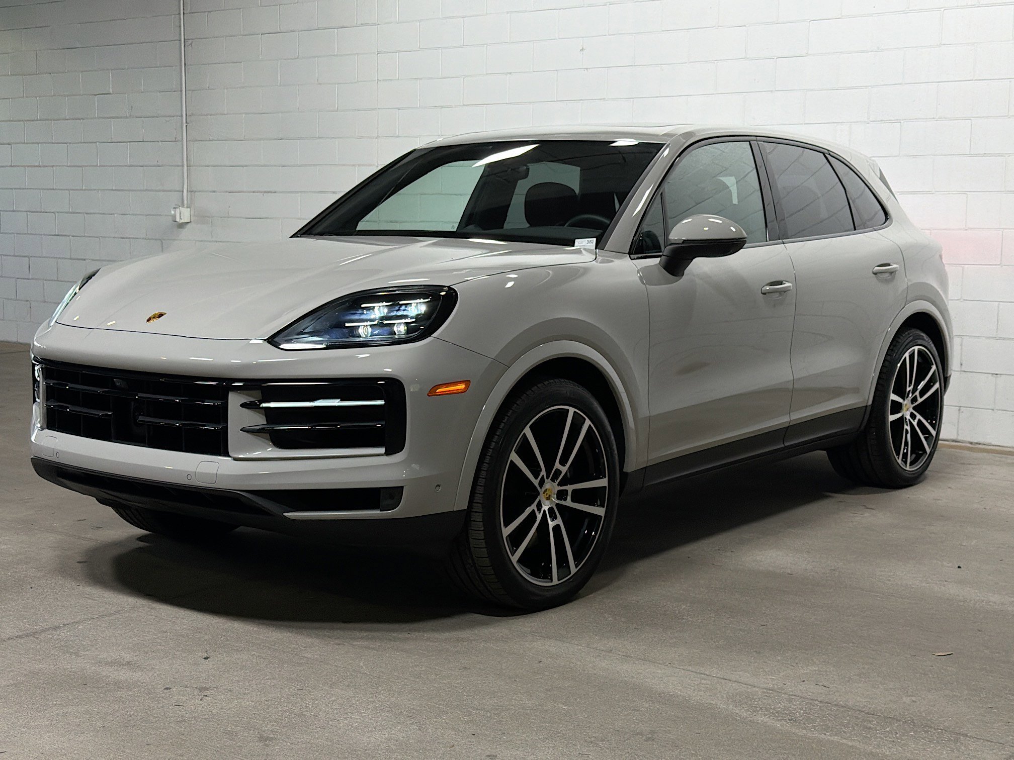 2024 Porsche Cayenne -'s photo