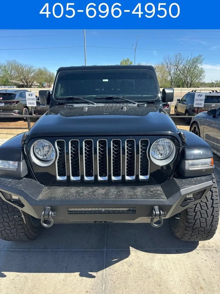 Pre-Owned 2022 Jeep Gladiator Overland