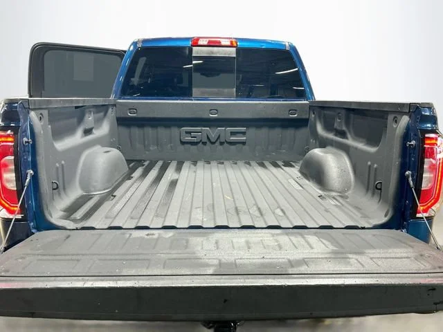 Used 2018 STONE BLUE METALLIC GMC SLT image 24