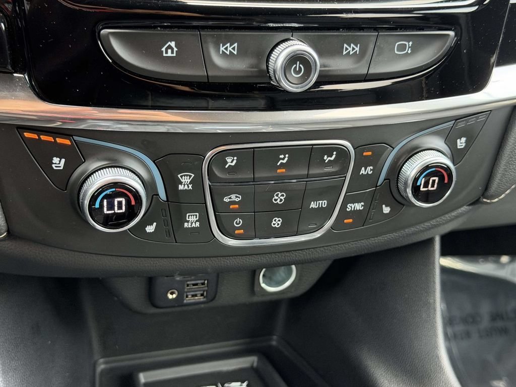 Used 2023 Iridescent Pearl Tricoat Chevrolet Premier image 24