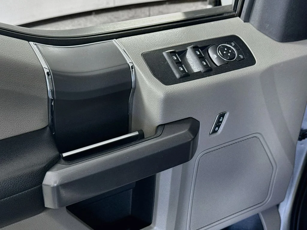 Used 2020 Magnetic Metallic Ford XLT image 17