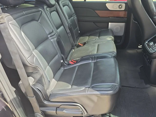 Used 2019 Black Metallic Lincoln Reserve image 37