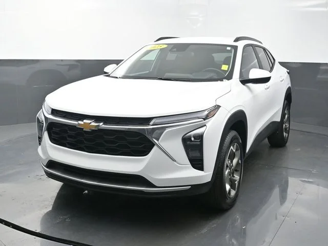 2025 Chevrolet Trax LT's photo