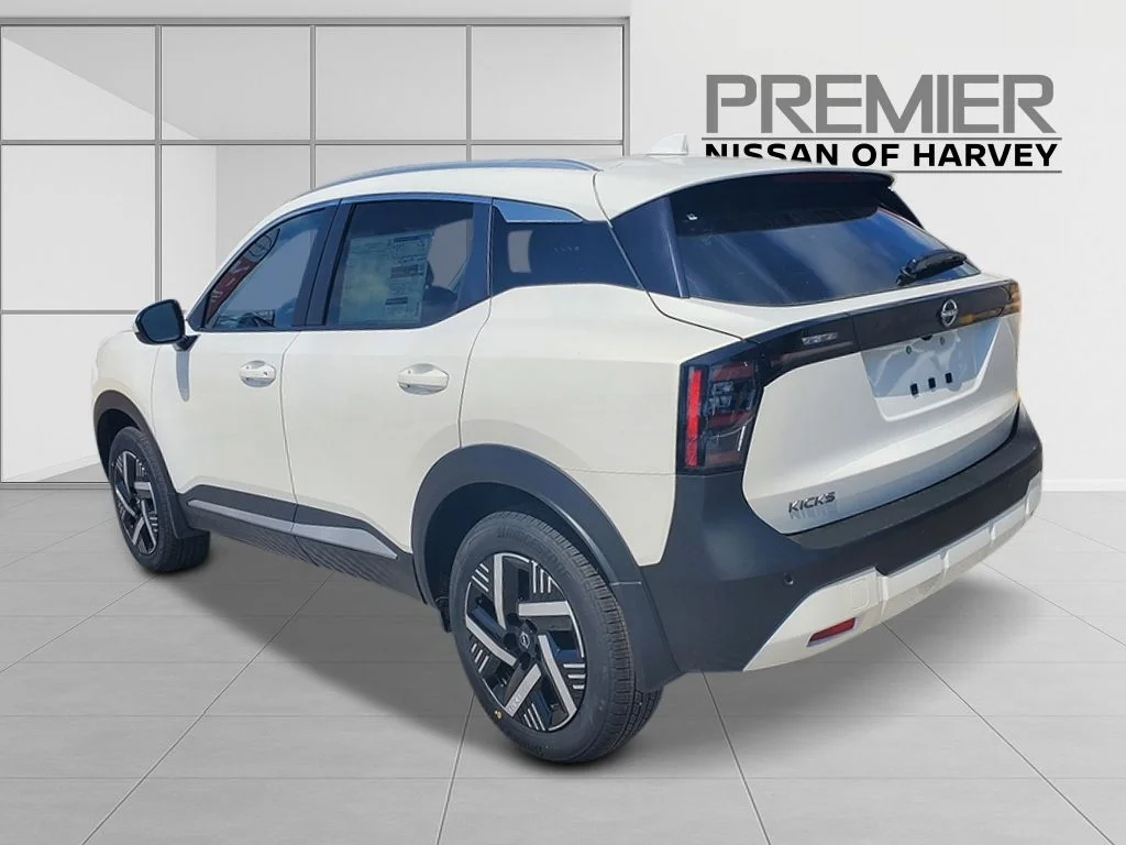 Used 2026 Aspen White Nissan SV image 4