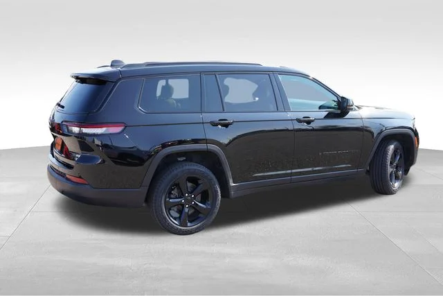 Certified Used 2025 Black Jeep Limited image 4