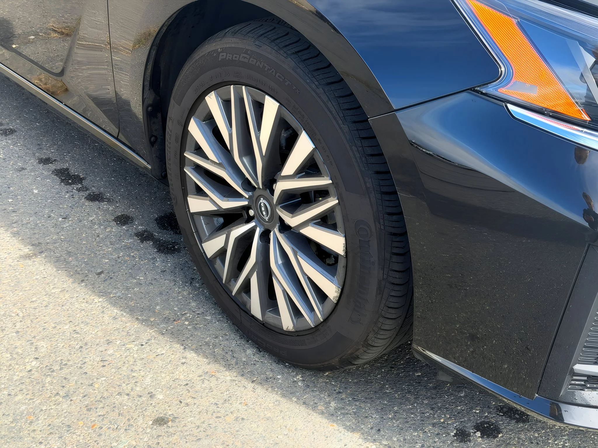 2025 Nissan Altima SV - Photo 9