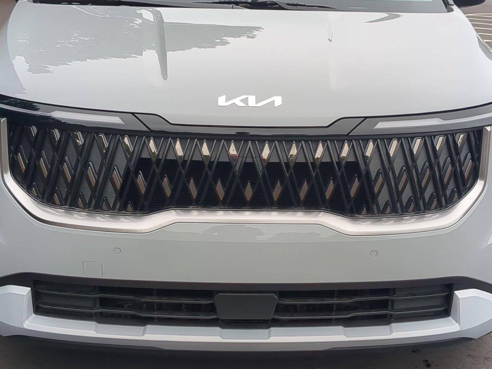 New 2026 Ceramic Silver Kia EX image 14