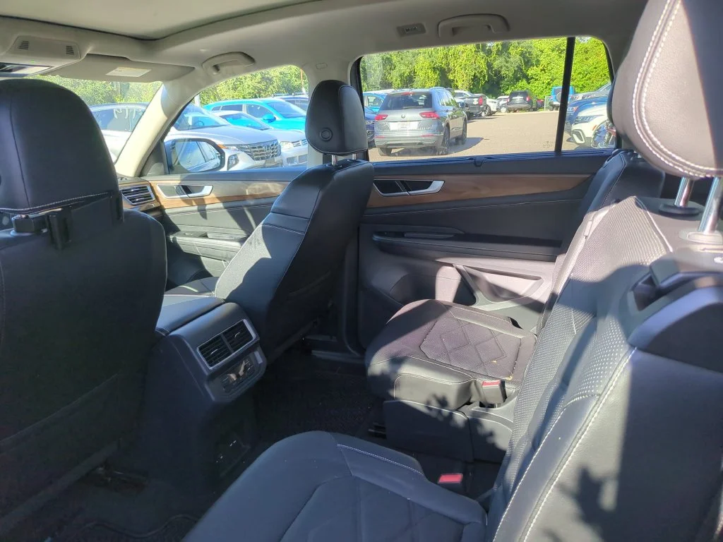 Used 2024 Silver Volkswagen 2.0T SE w/Technology image 10