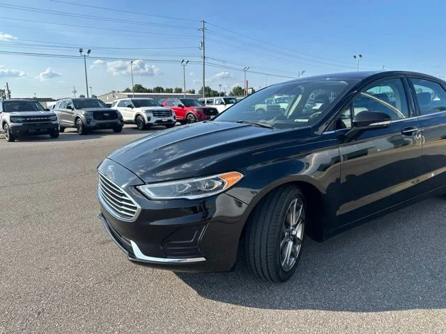Used 2020 Agate Black Metallic Ford SEL image 25