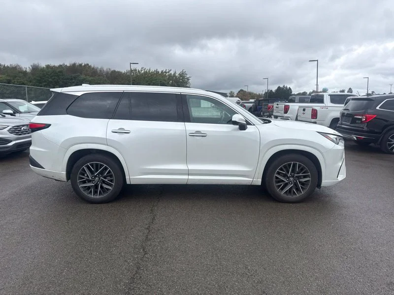 Used 2025 Beige Lexus 350 Premium image 18