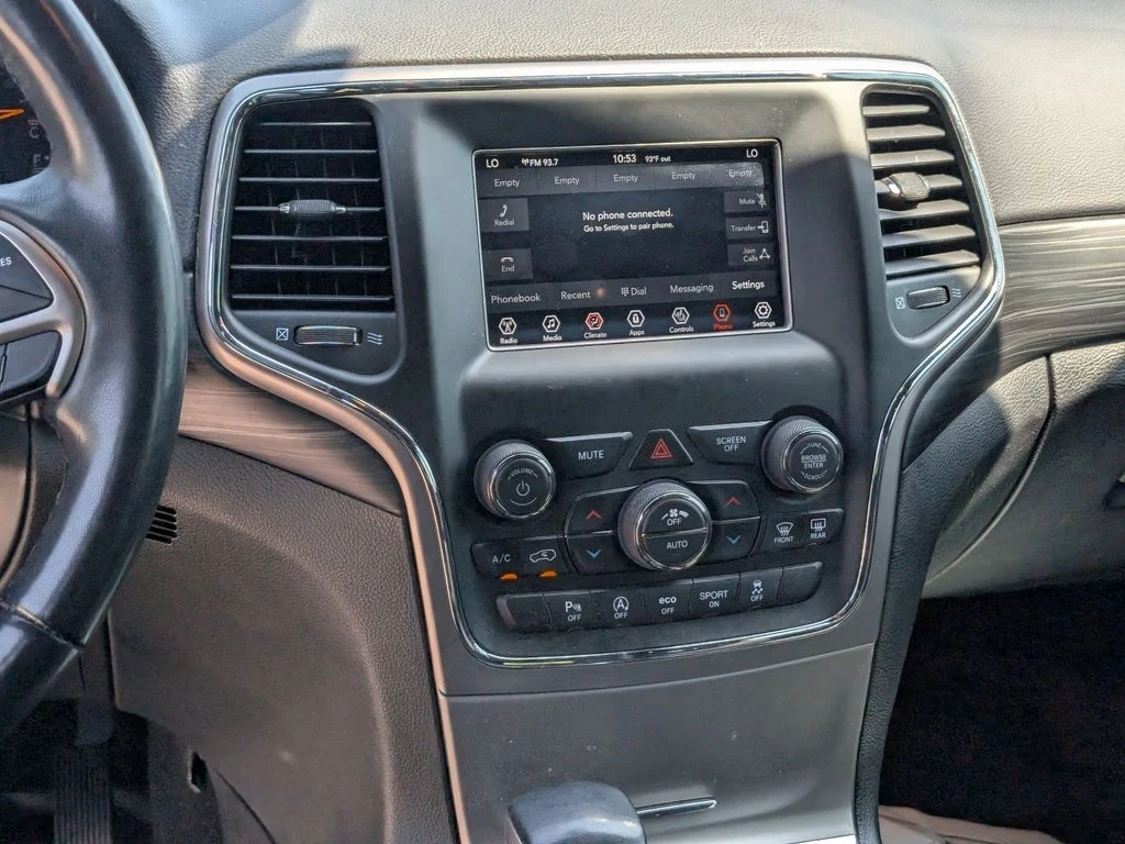 Used 2021 Red Jeep Laredo E image 17