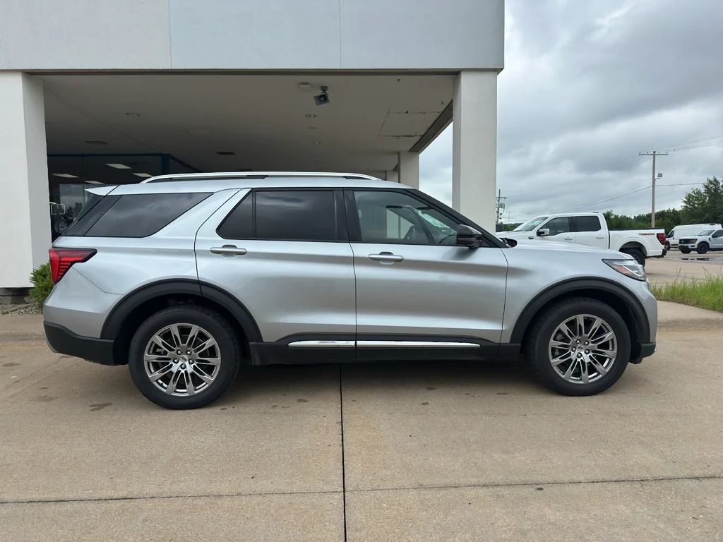 Used 2025 Iconic Silver Metallic Ford Platinum image 11