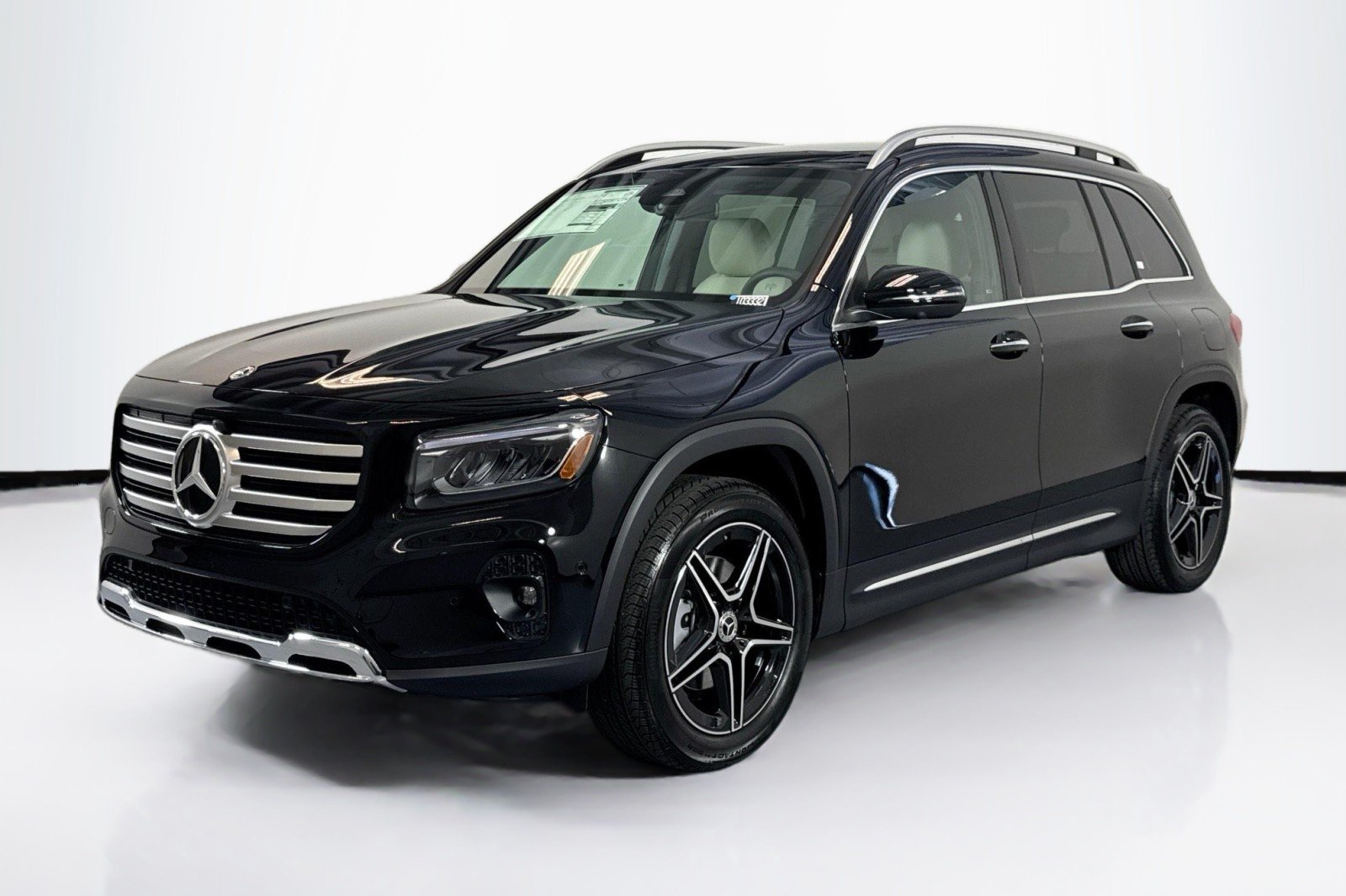 2026 Mercedes-Benz GLB GLB 250 4MATIC's photo