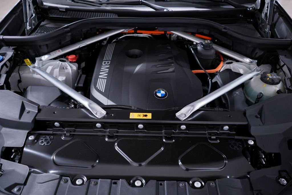 New 2026 Alpine White BMW xDrive50e image 21