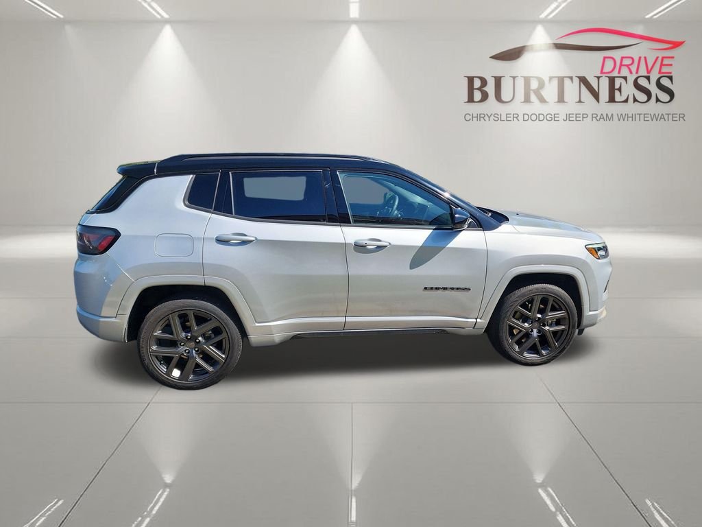 Used 2024 Silver Jeep Limited image 15
