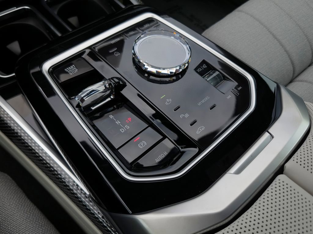 New 2026 Frozen Deep Grey Metallic BMW 760i xDrive image 9