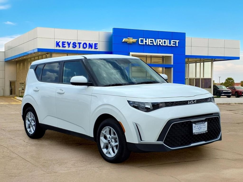 2025 Kia Soul 2.0L LX IVT's photo