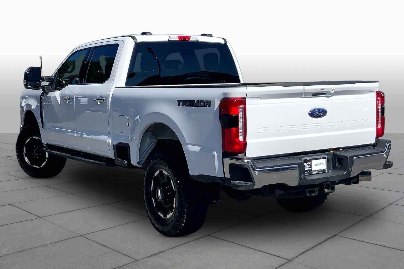 Used 2026 Oxford White Ford LARIAT image 12