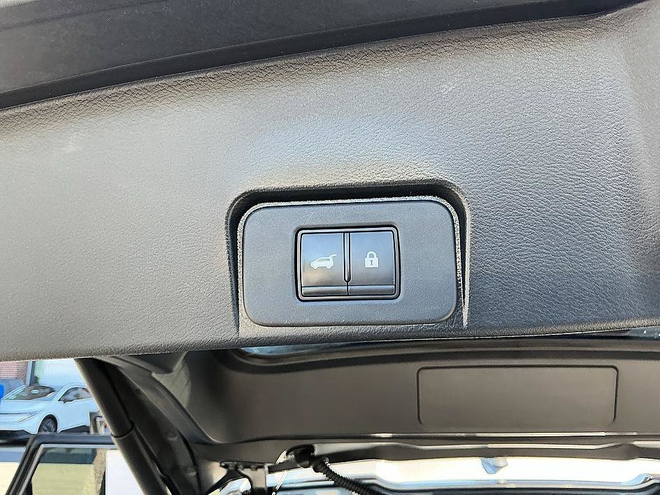 Used 2023 Gun Metallic Nissan SL image 29