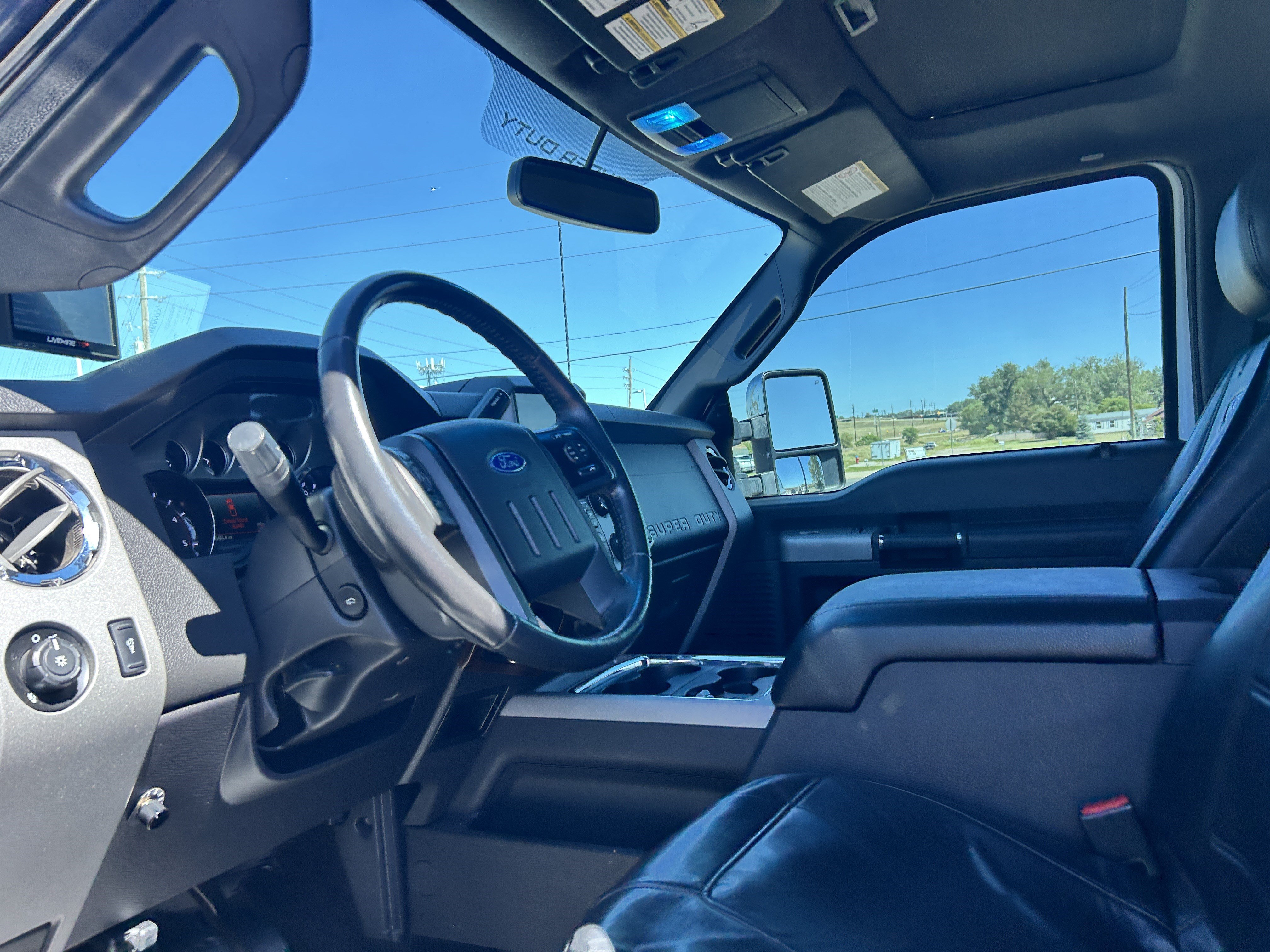 Used 2015 Oxford White Ford Lariat image 9