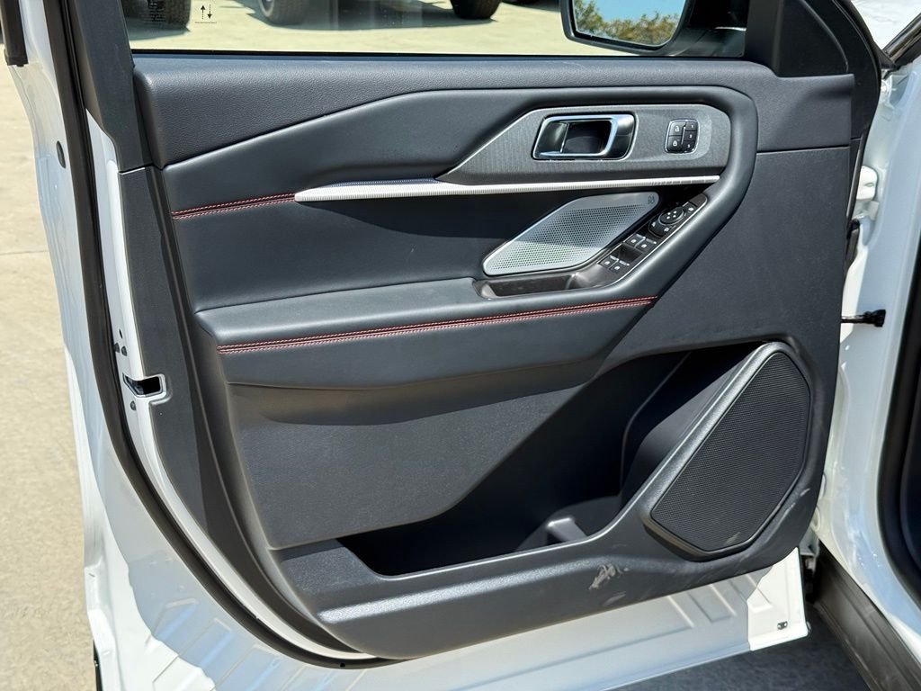 New 2026 Star White Metallic Tri-Coat Ford ST image 14