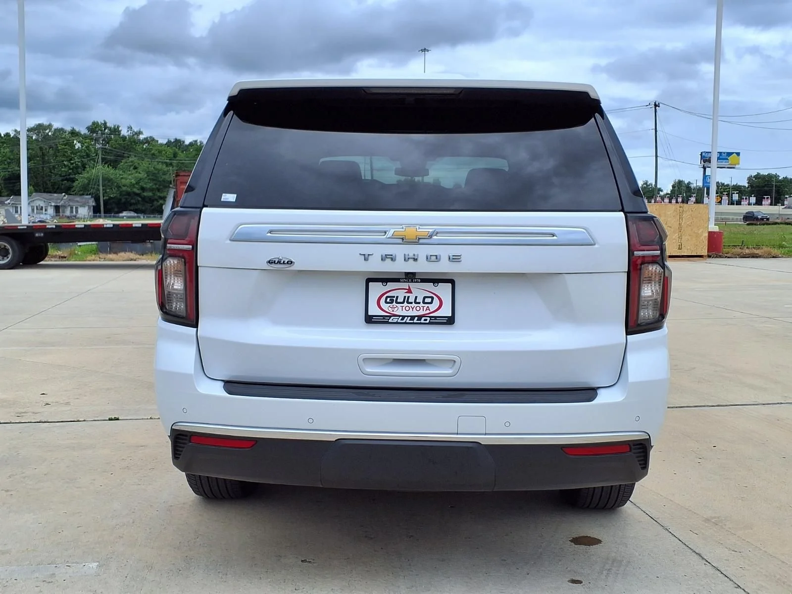 Used 2023 White Chevrolet LS image 7