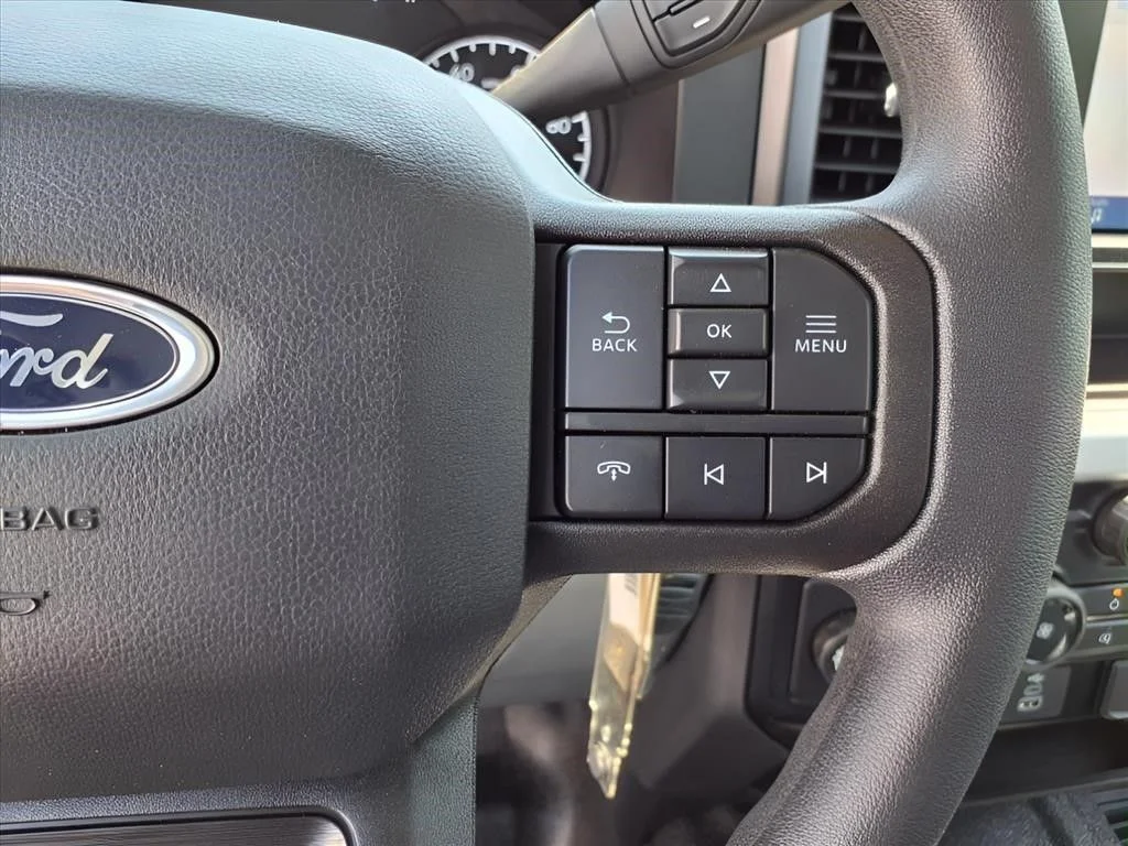 2023 Ford F-350 Super Duty Chassis Cab XL - Photo 20