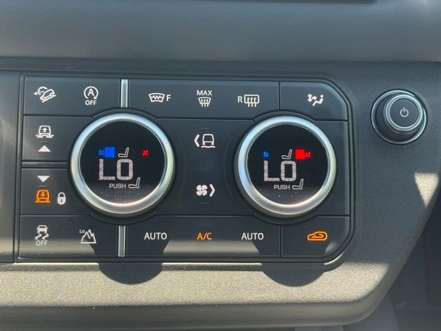 Certified Used 2025 Black Land Rover V8 image 27