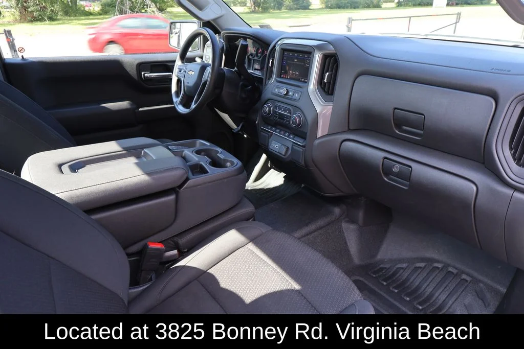 Used 2025 White Chevrolet WT image 6