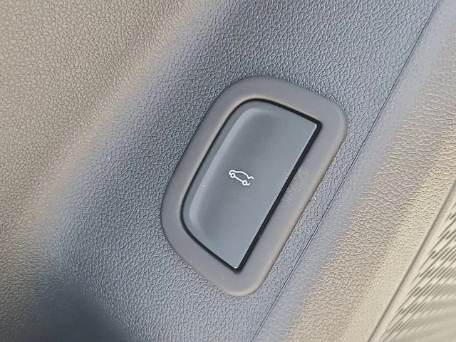 New 2026 Summit White Chevrolet LT image 17