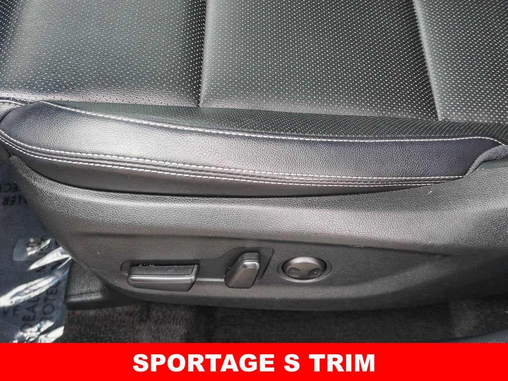 Used 2021 White Kia S image 19